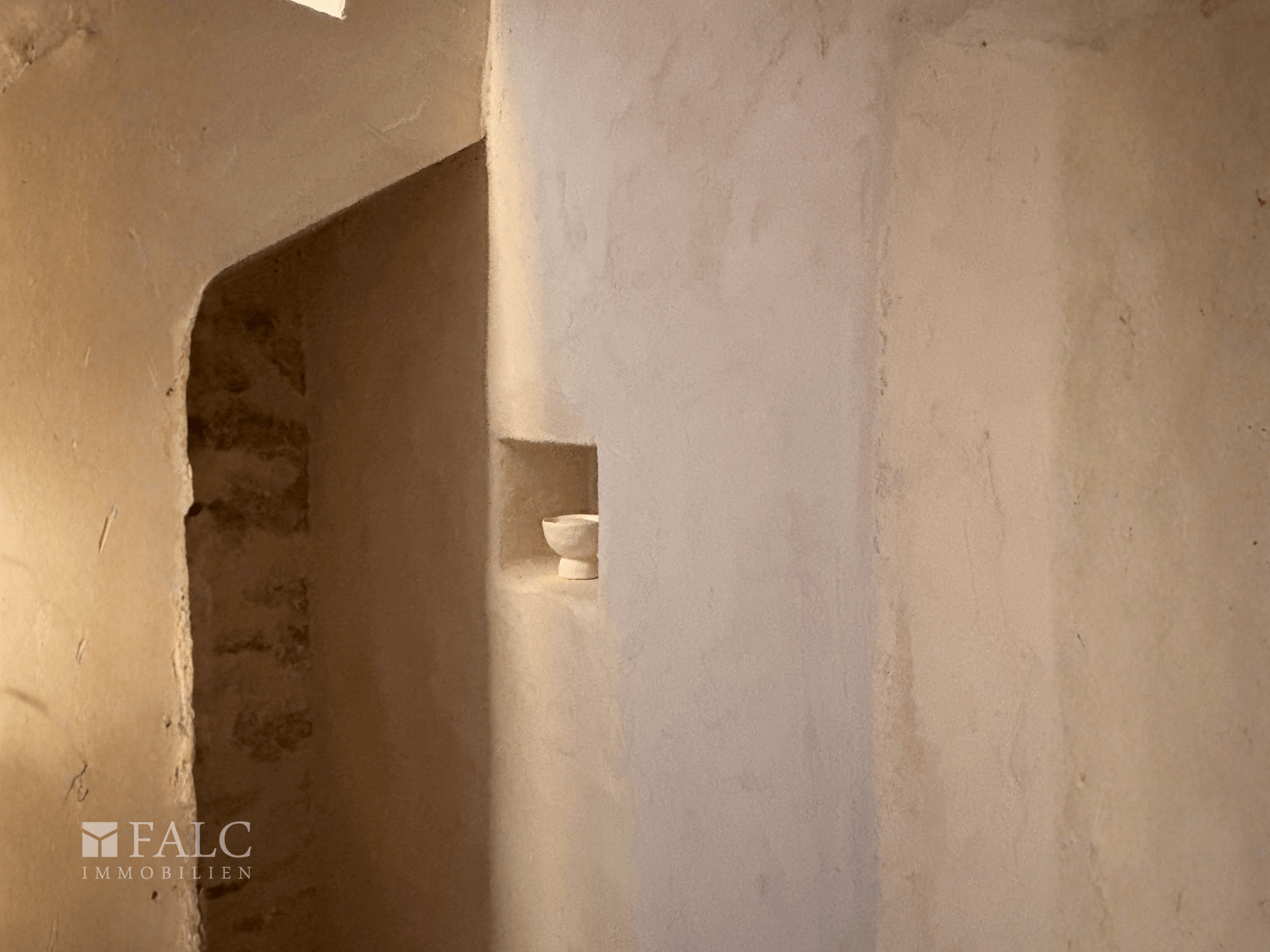 Kunstvolles Wandelement 